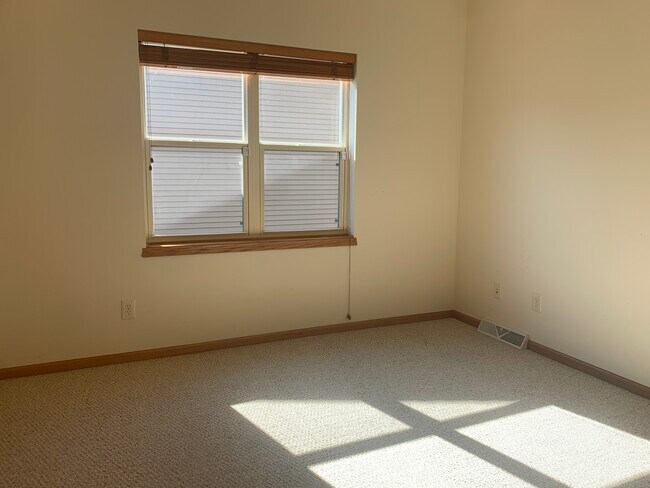 Building Photo - 238 Wind Stone Dr