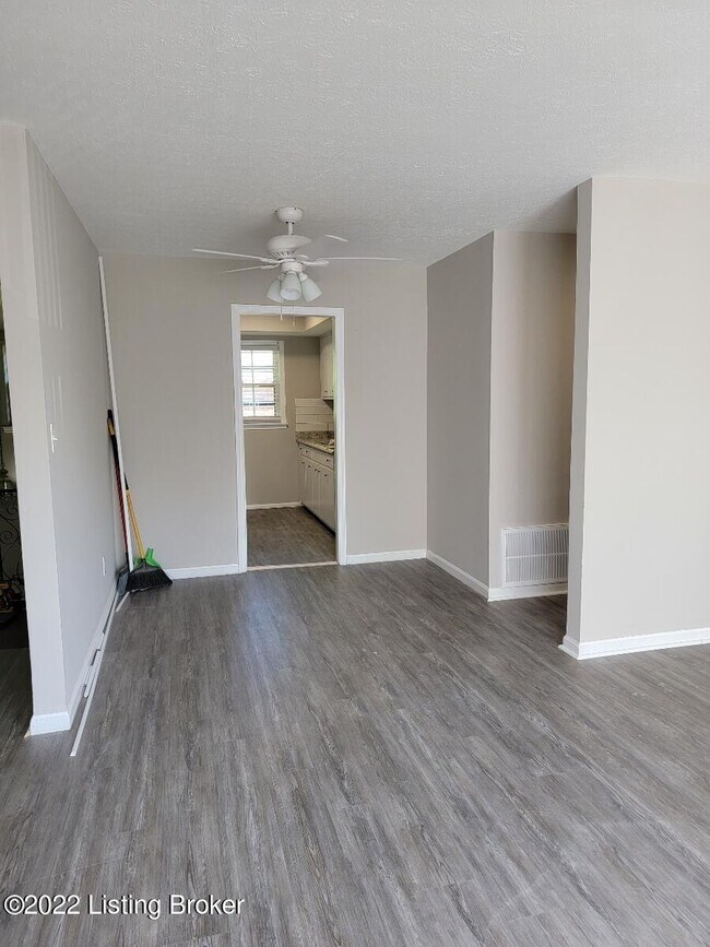 Building Photo - 2707 Riedling Dr