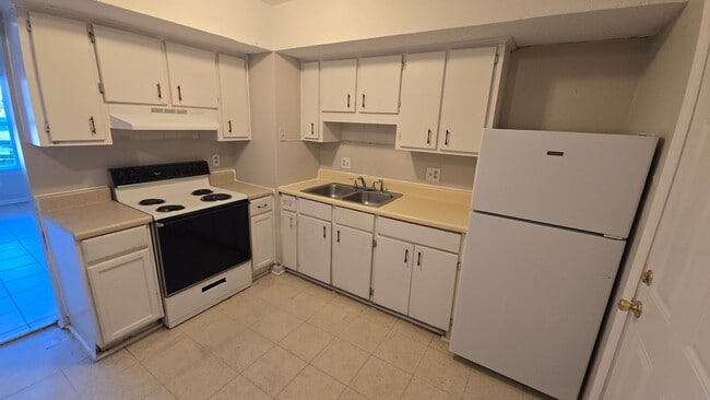 Building Photo - West Columbia