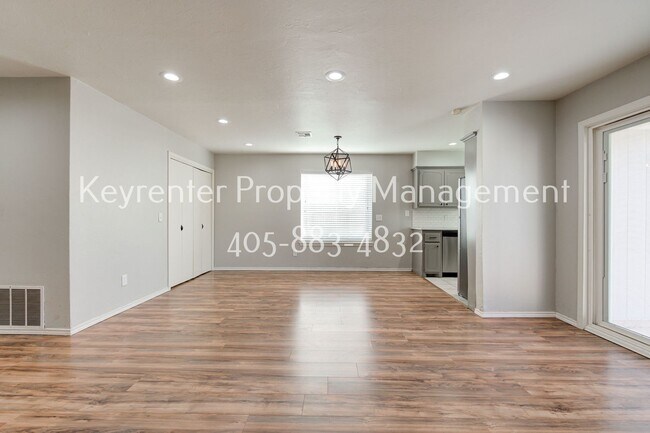 Building Photo - 429 Belmont Dr