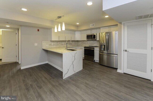 Primary Photo - 726 N 19th St