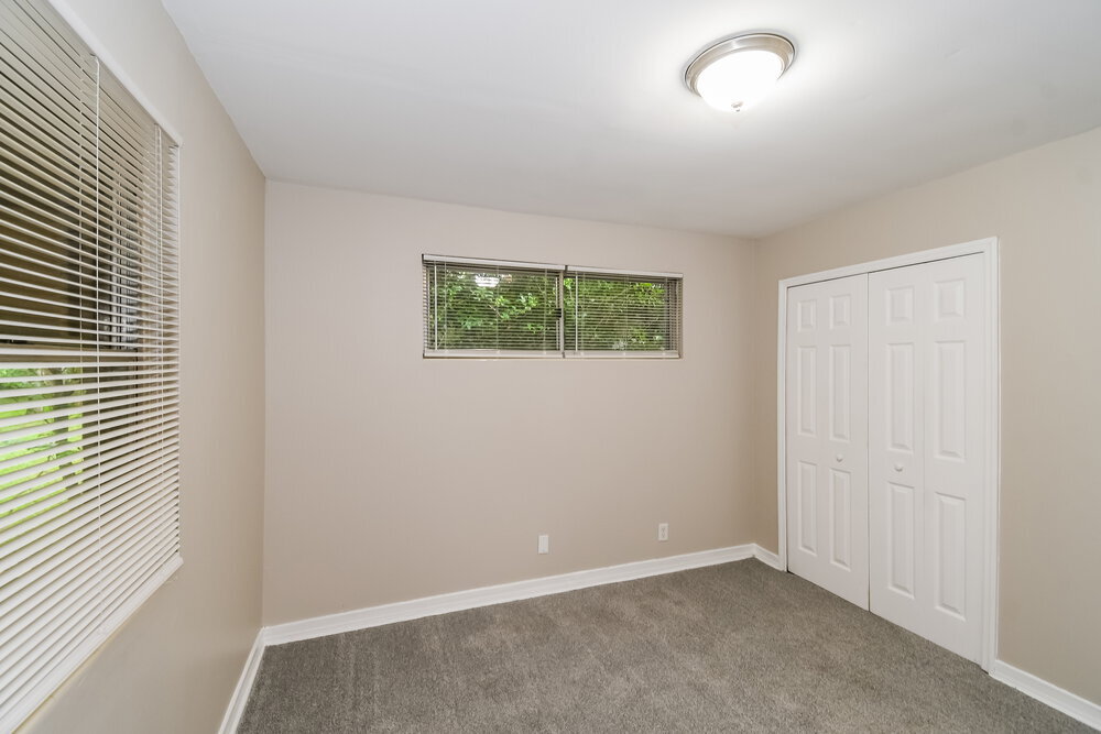 Building Photo - 7258 Greenway Dr