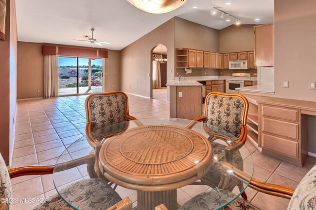 Building Photo - 65685 E Rocky Trail Dr