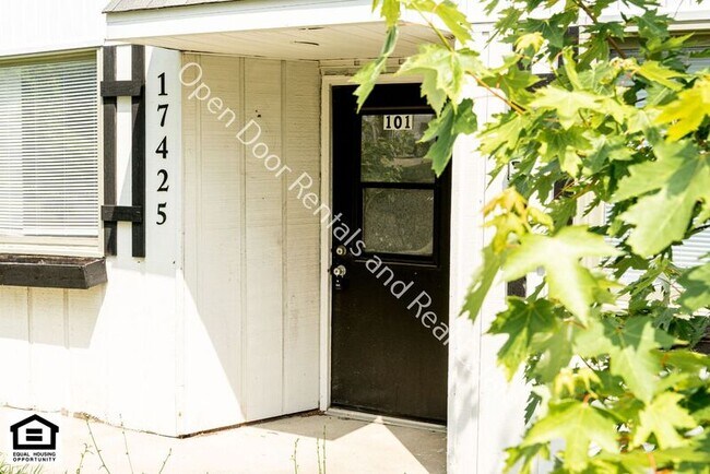 Primary Photo - 17425 State Road 37