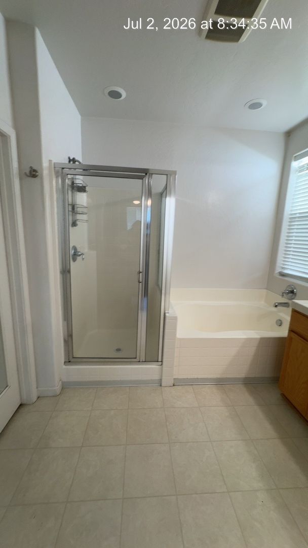 Building Photo - Beautiful Home Now Available! 3 Bedroom!