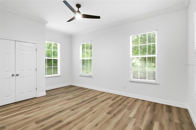 Building Photo - 912 Waterside Dr