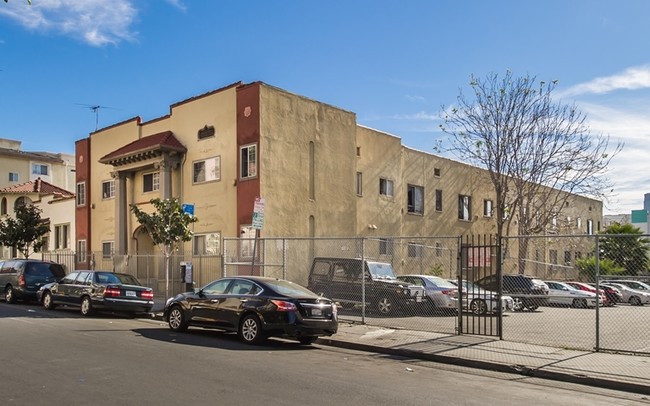 Building Photo - 740 S Carondelet