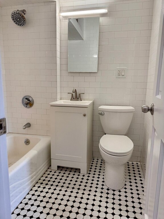 Building Photo - 225 Chestnut St