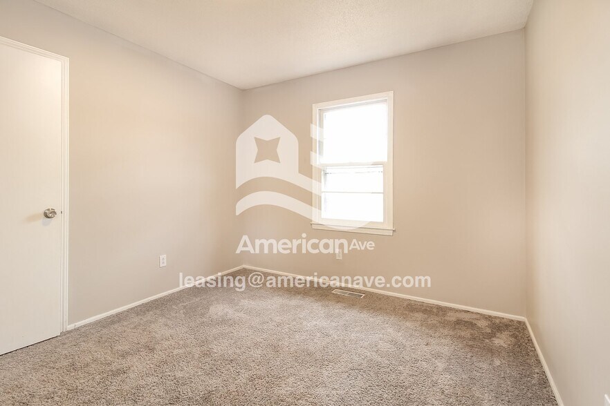 Building Photo - 213 Range View Rd