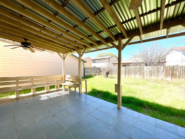 Building Photo - *MOVE IN SPECIAL*  3BD/2.5BA Dover Ridge Home Near 1604 – No Carpet, Fenced Yard & Covered Patio!