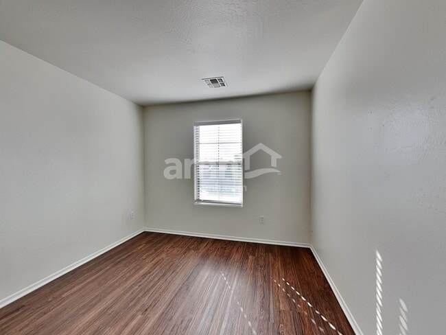 Building Photo - 33335 N Hidden Canyon Dr