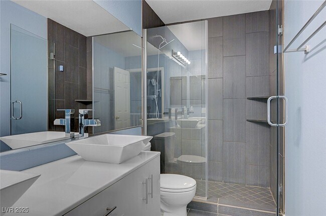 Building Photo - 5470 Logville St