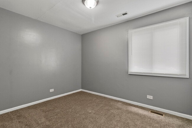 Building Photo - 5838 Woodgate Dr