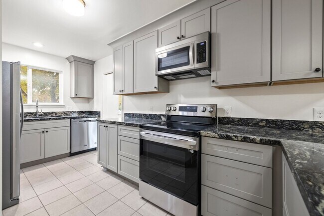 Building Photo - 627 S 500 E