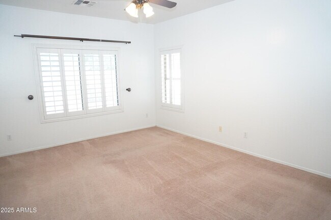 Building Photo - 4077 E Claxton Ave
