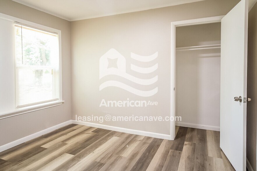 Building Photo - 4204 N Frankfort Ave