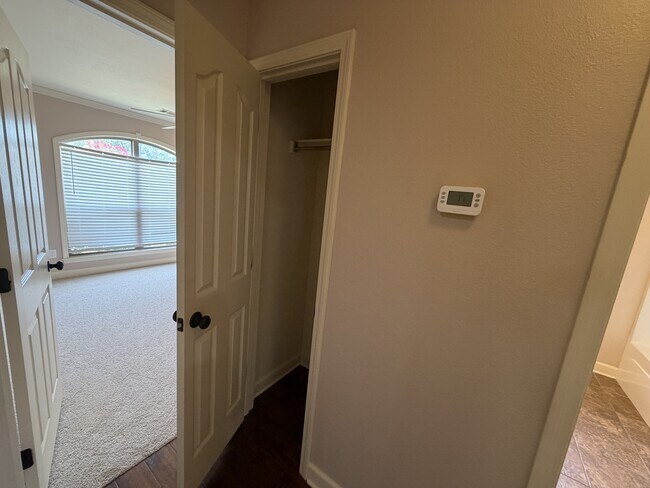 Building Photo - 1417 Puritan Dr