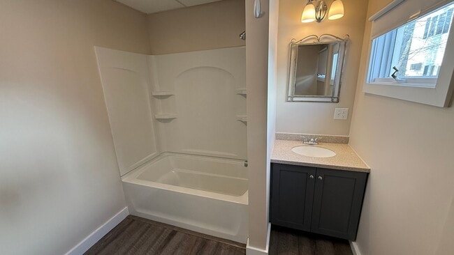 Building Photo - 36 Wakefield St