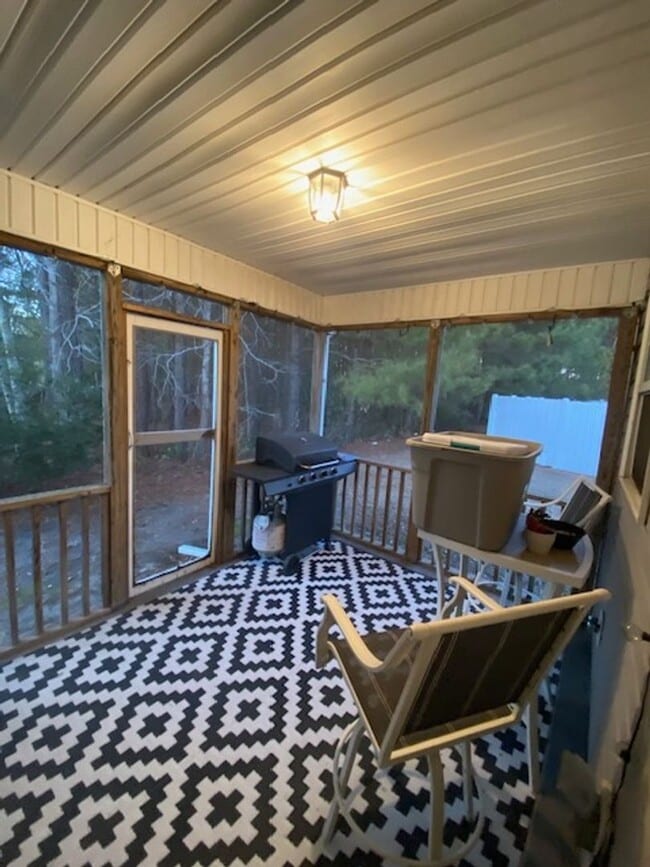Building Photo - Carolina Forrest! 3 Bedroom / 3 Bath. Pet Friendly.