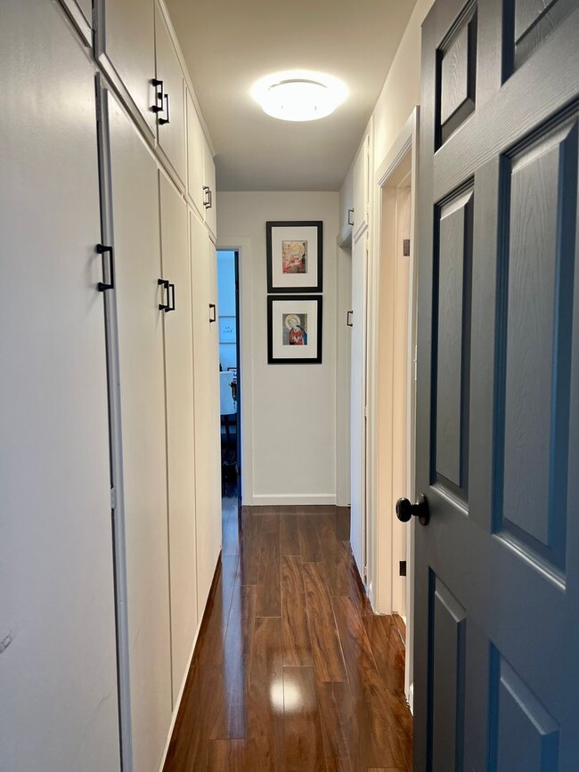 Building Photo - Catch this Property before it goes - Light...