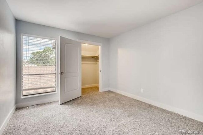 Building Photo - Beautifully Remodeled 3 bedroom Townhome in the Pinery.