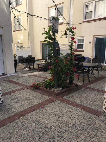 Building Photo - 510 S Juniper St