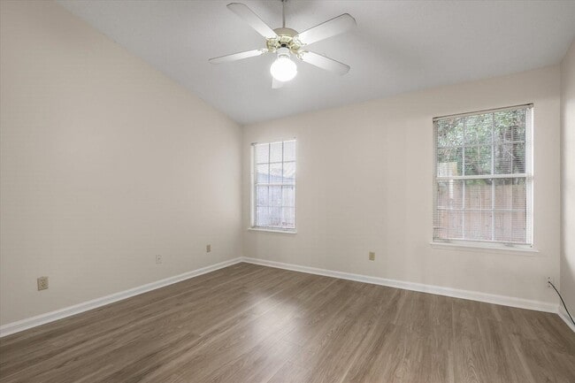 Building Photo - 3588 Wexford Ct