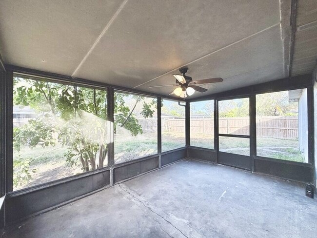 Building Photo - 6475 Cedarbrook Dr