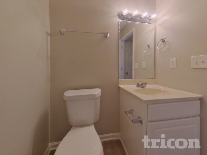 Building Photo - 416 Dahoon Dr