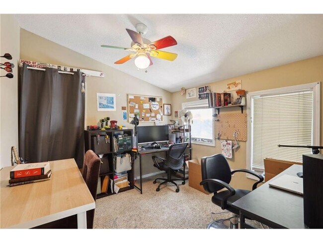 Building Photo - LOCATION LOCATION LOCATION! 5BD / 2BA Available 9/1/26!