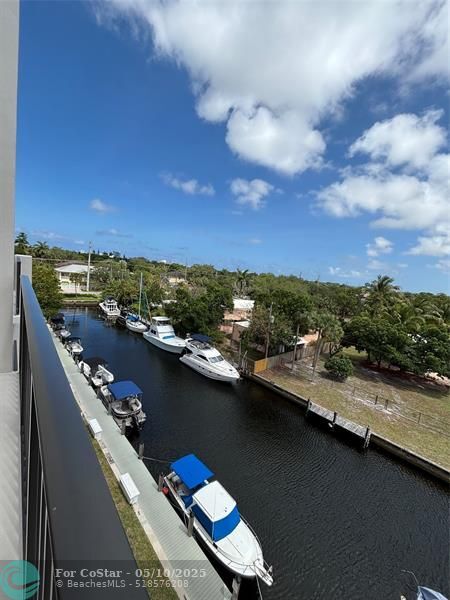Building Photo - 900 River Reach Dr