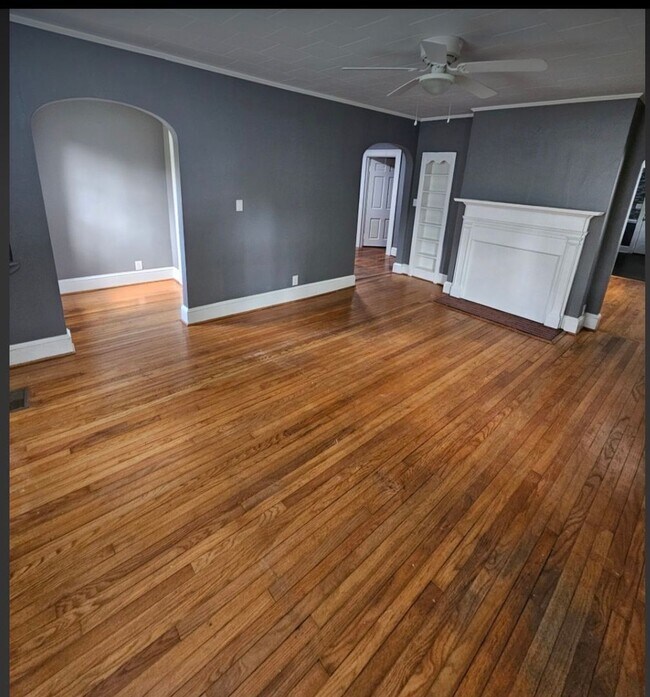 Building Photo - 1518 Anderson St NW