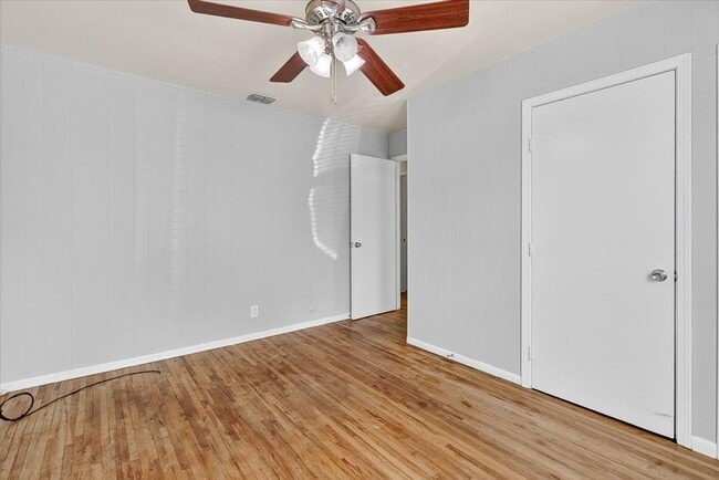 Building Photo - 11230 Blades- 3bed/1bath $1,195/month