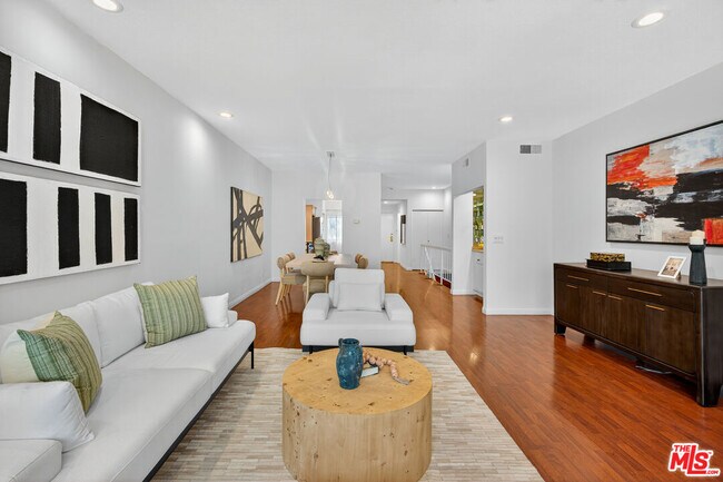 Building Photo - 1920 Pandora Ave