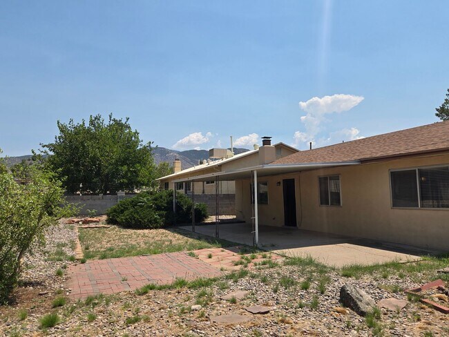 Building Photo - 11317 Baja Dr NE