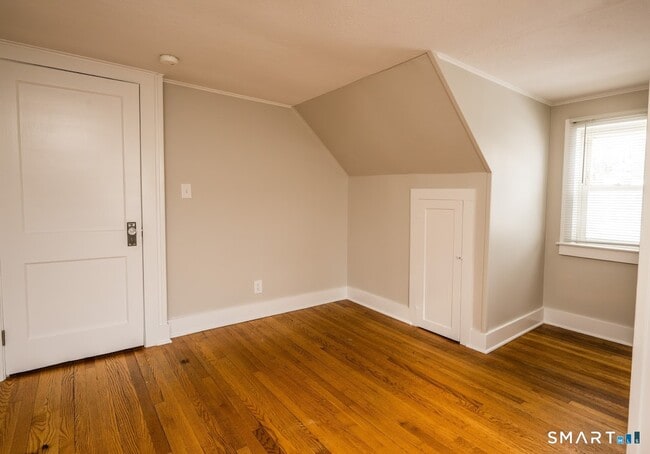 Building Photo - 426 Main St