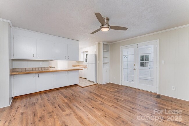 Building Photo - 3252 Northampton Dr