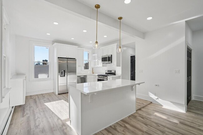 Building Photo - 502 Gregory Ave