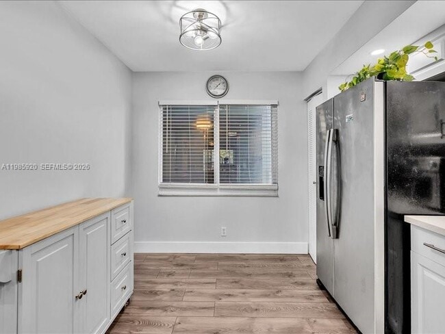 Building Photo - 12500 SW 5th Ct