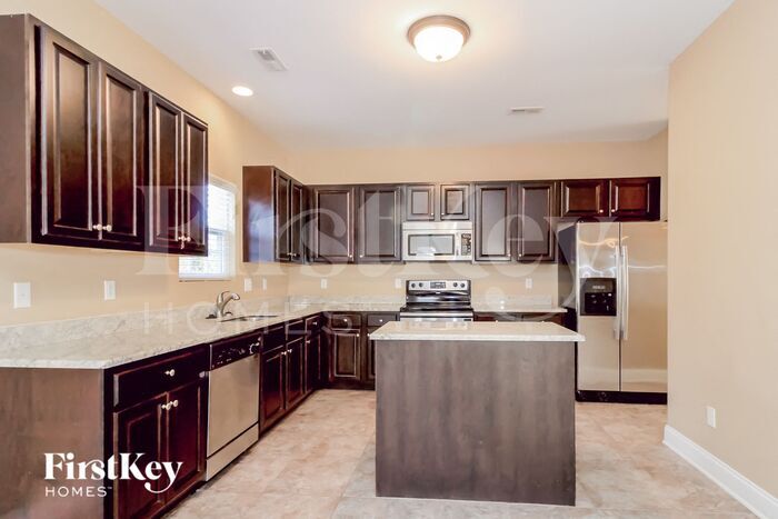 Building Photo - 2741 Timber Cove Ln