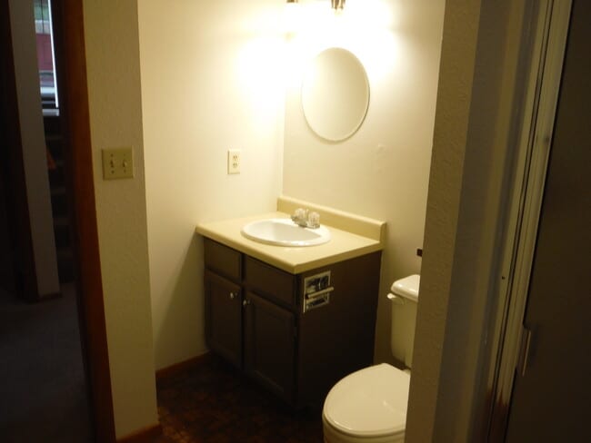 Building Photo - 4 Bedroom Condo- Close to MSU and Downtown Bozeman!