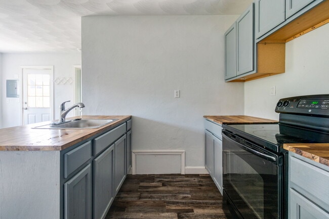 Building Photo - 3817 Wake Cir