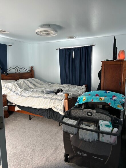 Building Photo - 24 Peachfield Ln