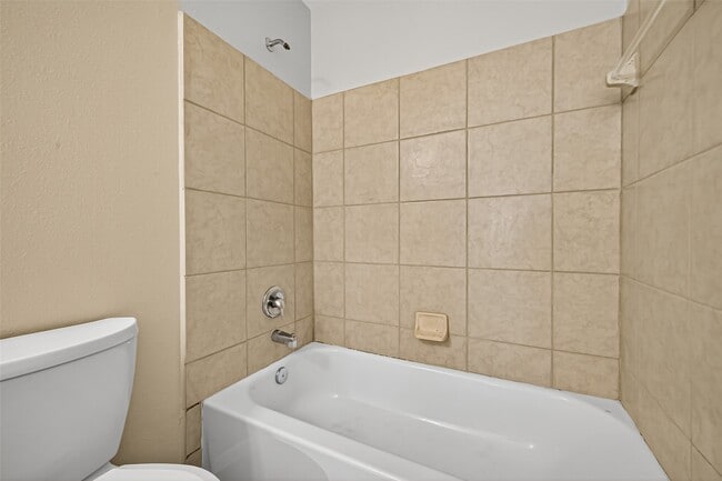 Building Photo - 3343 Apple Dale Dr