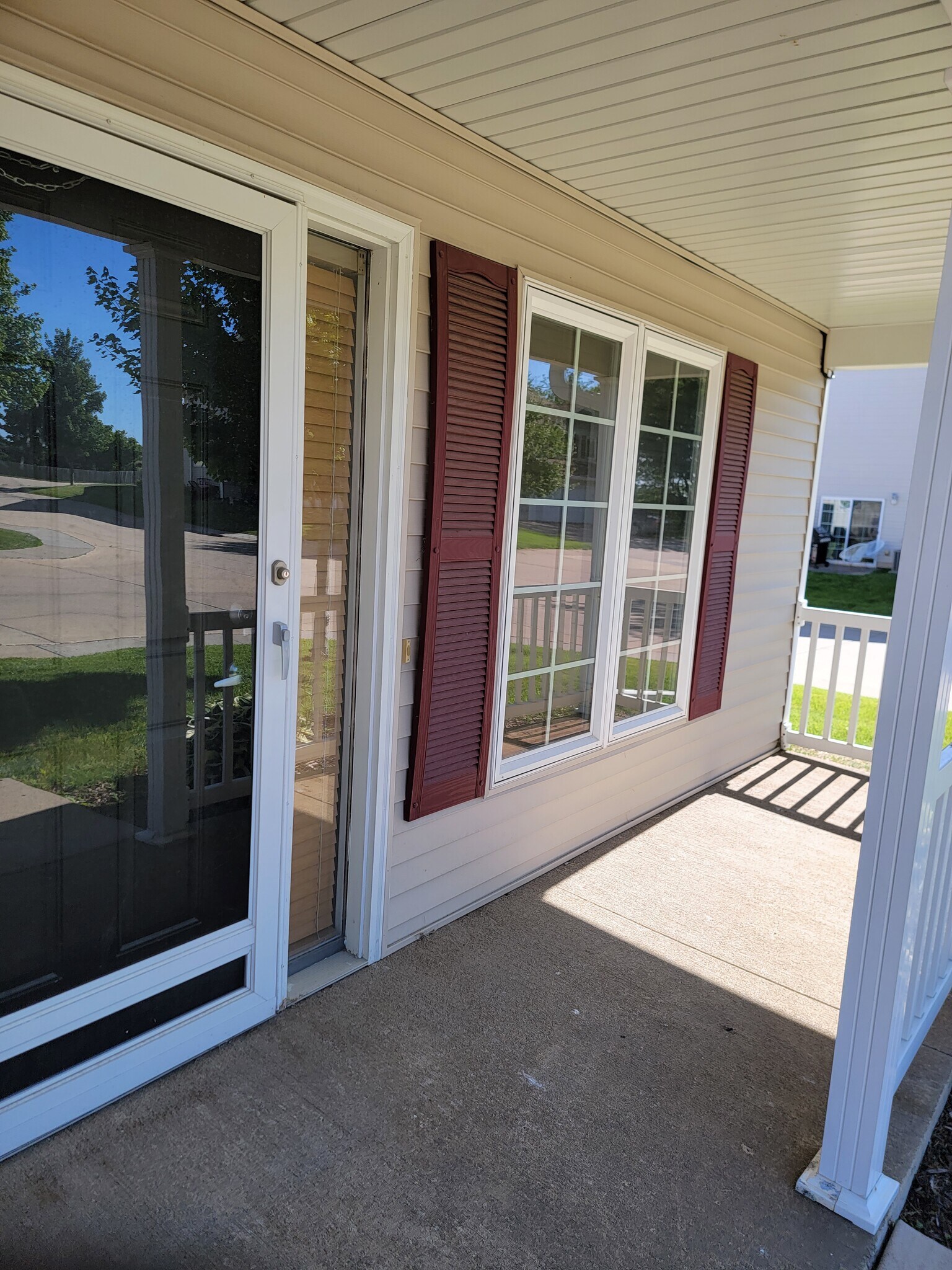 Building Photo - 2900 SE Glenstone Dr