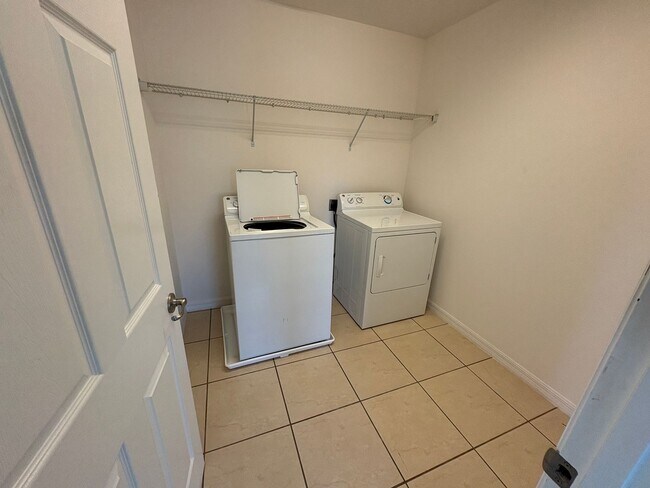 Building Photo - LARGE// Brand New 4/3.5 Bedroom Home in Breckenridge// APOPKA!!!