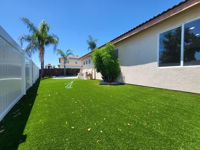 Building Photo - 25375 Forest Wood Cir