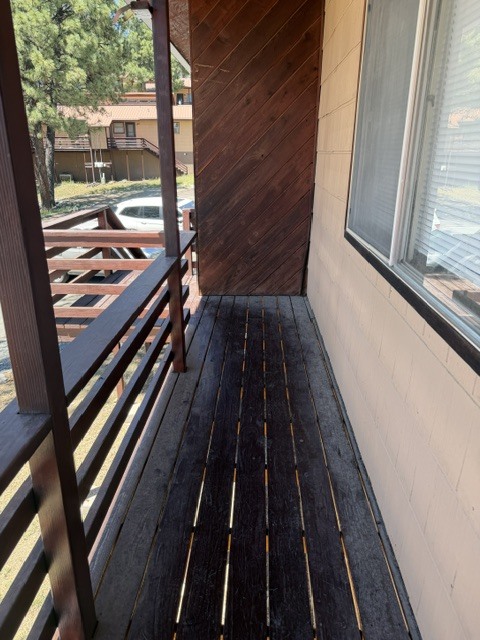 Building Photo - 303 Racquet Dr