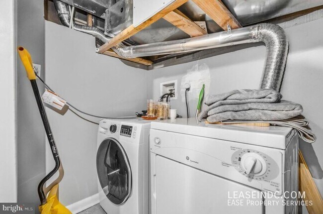 Building Photo - 1608 4th St NW