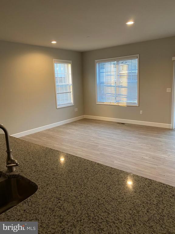 Building Photo - 6126 Sawgrass Ct